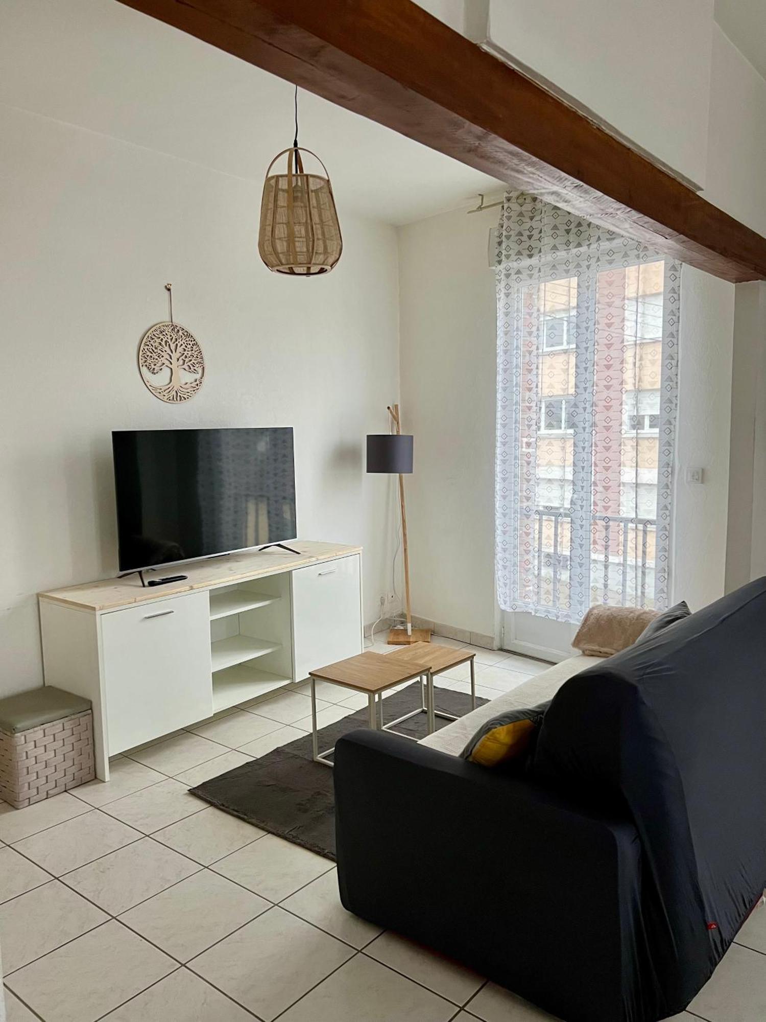 Good Loc Apartment Санс Екстериор снимка