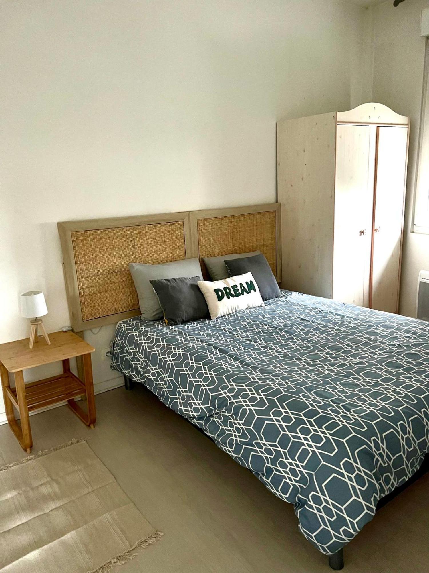 Good Loc Apartment Санс Екстериор снимка